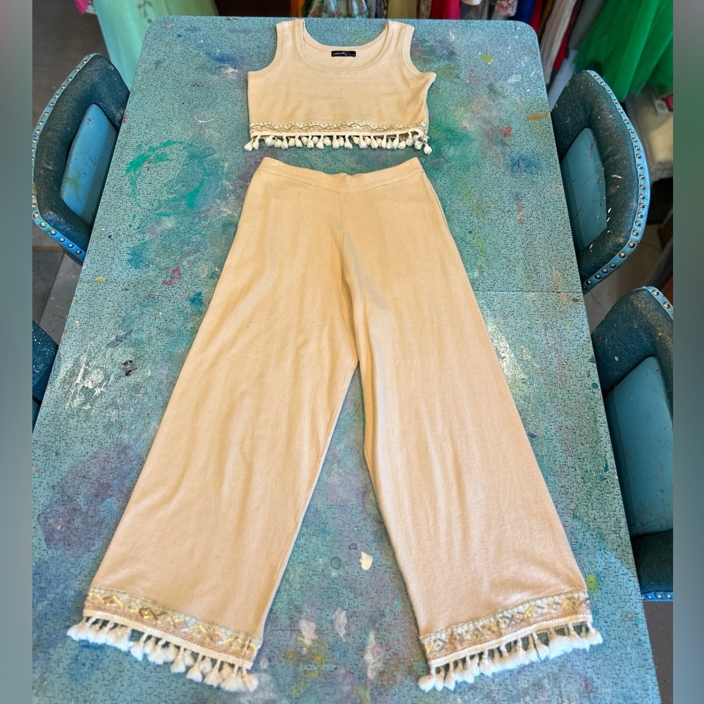 Soft Neutral Tassel Set - Picture 1 of 16